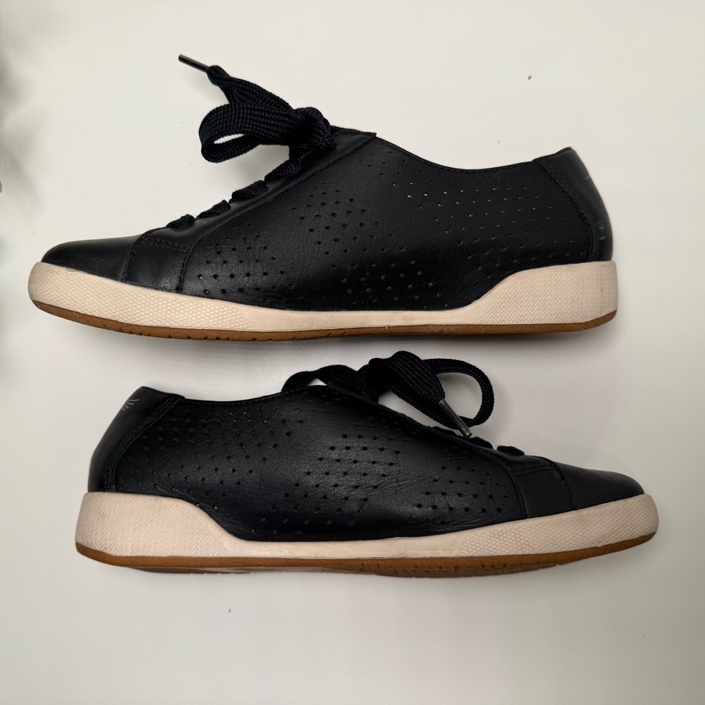 Dansko Women's Orli Sneaker - Picture 14 of 16